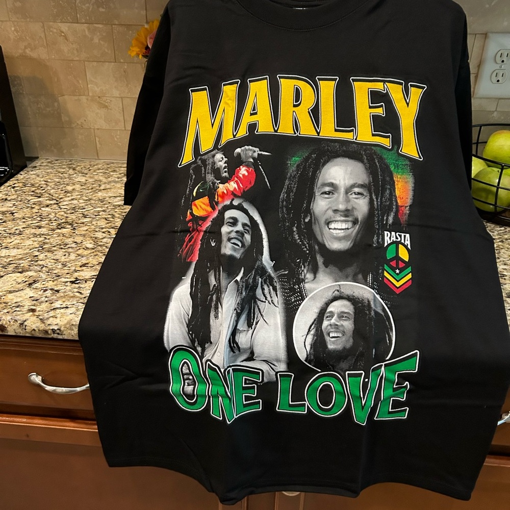 Bob Marley Rasta Revolution Tshirt sz XL